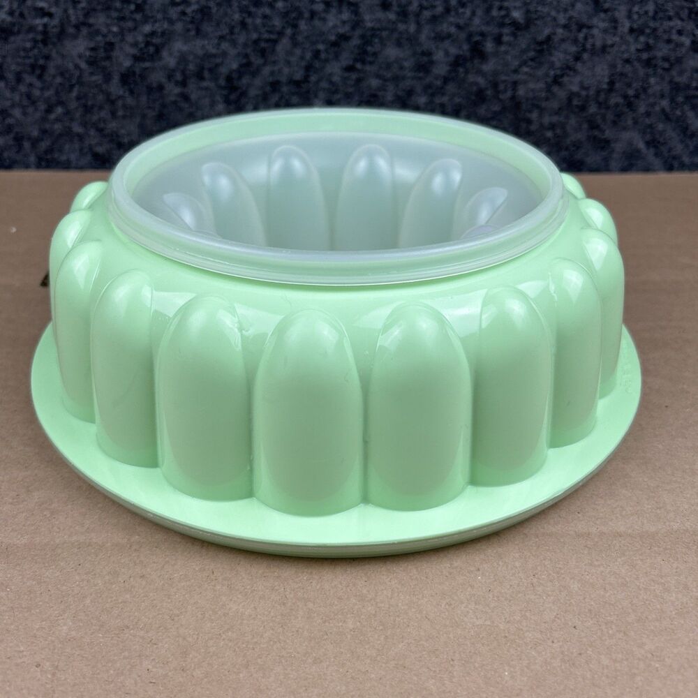 VINTAGE 3 PIECE TUPPERWARE JELLO MOLD ICE RING MINT GREEN.  1202, 1201, 1203